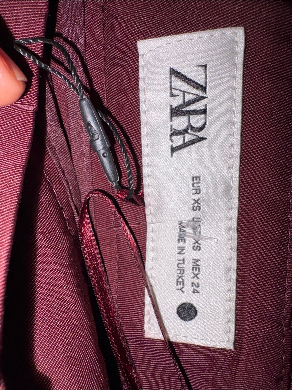 Zara Women's Burgundy Pencil Skirt with Double High Slits - Picture 4 of 4